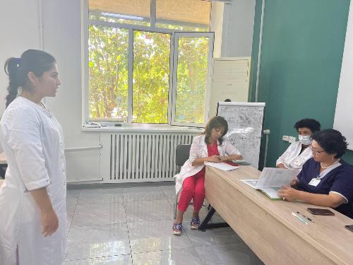 Akademik Yo.X.To‘raqulov nomidagi RIEIATM  qoshidagi O'quv markazida bugun 2-kurs klinik ordinatorlari o‘rtasida yozgi amaliy mashg‘ulotlar uchun imtihon topshirdi.