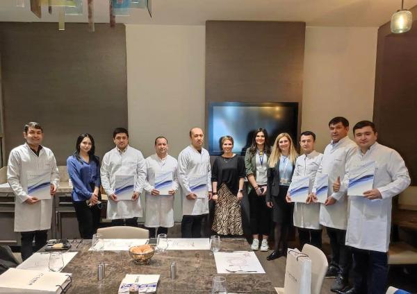 Марказ ва худудий бўлинмаларнинг бир гурух харрохлари бугун Acibadem касалхонасида (Istanbul) бир ойилик малака ошириш курсларини тамомлаб, сертификатларга эга бўлишди.