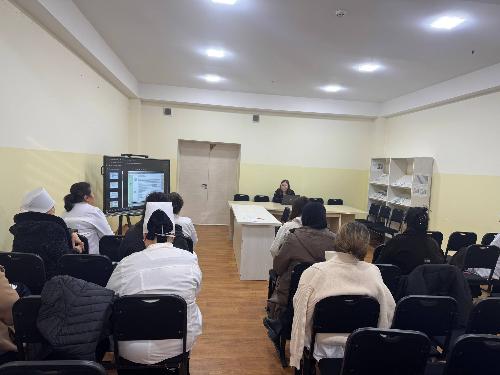 Toshkent shahrining tumanlaridagi kuratorlar bemorlarni 6 ta endokrin nozologiya bo‘yicha marshrutizatsiya qilish togrisida o‘quvdan o‘tdilar va o‘quv yakunida trener sertifikatlariga ega bo‘ldilar. 