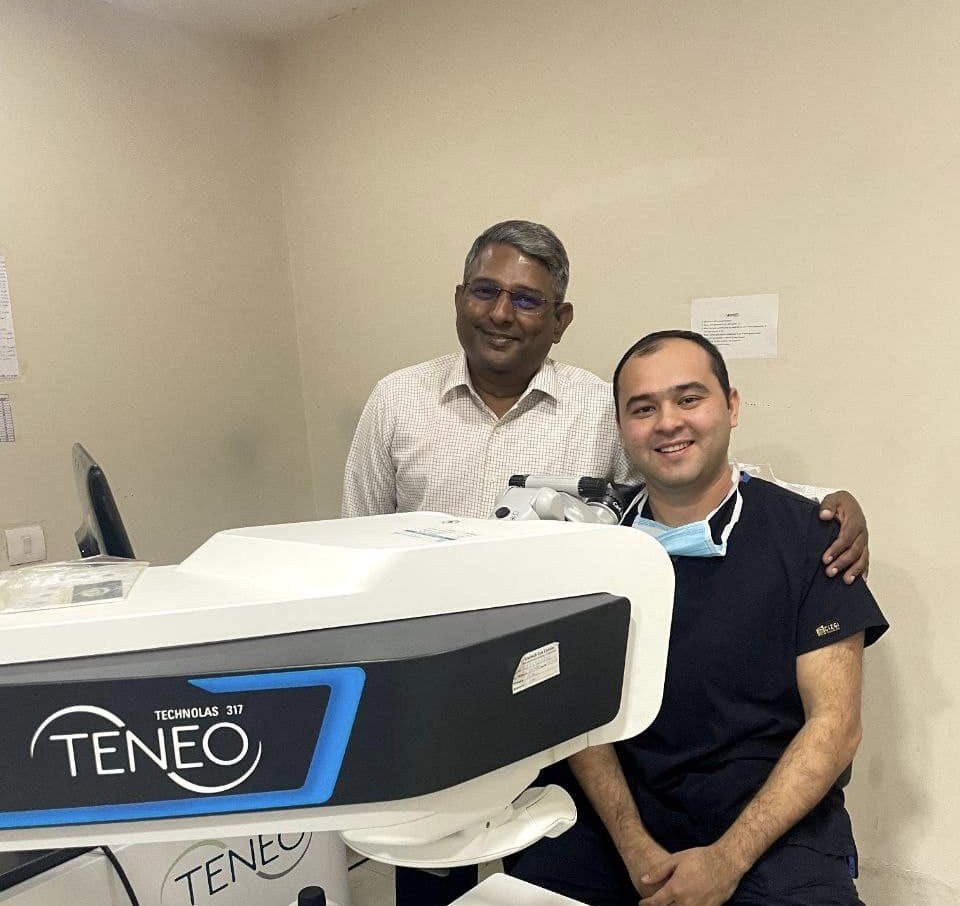 Марказ мутахассиси, офтальмолог Ботирхўжа Лазизхўжа Хиндистоннинг Дехли шахридаги Visitech Eye Center клиникасида амалиёт  ўтмоқда.