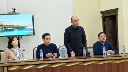 Андижон вилояти ҳокимининг топшириғига асосан Хонобод шаҳрига Андижон вилоятидан бир гуруҳ тажрибали ва малакали шифокорлар ташриф буюрди.