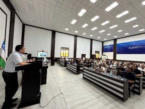 Buxoro viloyat endokrinologiya markazi bosh shifokori Sh.M. Narziev va mutaxassislar barcha ambulatoriya-poliklinika muassasalari rahbarlari uchun brifing o'tkazdilar.