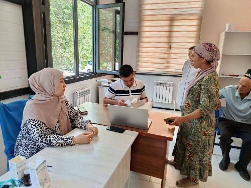 RIEIATMSF vrach jarroxi Sobirjonoa Sayriddin xamda filial xodimlari Pulatova M va Vafoyeva L lar tomonidan 2025 yil 18 iyun kuni Bulungur tumani Ipak Yuli OShPda maqsadli skrining utkazildi.
