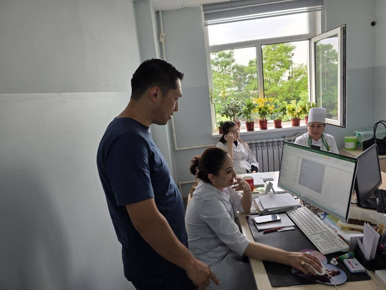 On May 14, 2026, the curator of the Yashnobod district of the city of Tashkent, S.S. Gulomov, and the chief endocrinologist of the Yashnobod district, M.T. Kadirkhanova, conducted an examination