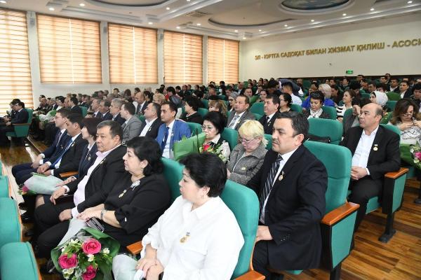 Ўзбекистон Республикаси Конституциясининг 30 йиллигини нишонлаш муносабати билан