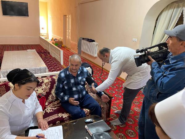 В МФЙ Хоразм Гулзор города Ургенч Хорезмской области провели подворовой обход и скрининг лиц старше 40 лет.