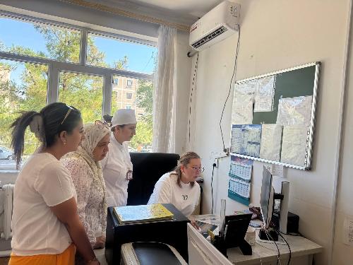 2026-yil 9-iyul kuni Sergeli tumanidagi 12 ta ambulatoriya-poliklinika muassasasida birlamchi tibbiy-sanitariya yordami sohasida endokrinologiya xizmatining holati tekshirildi.
