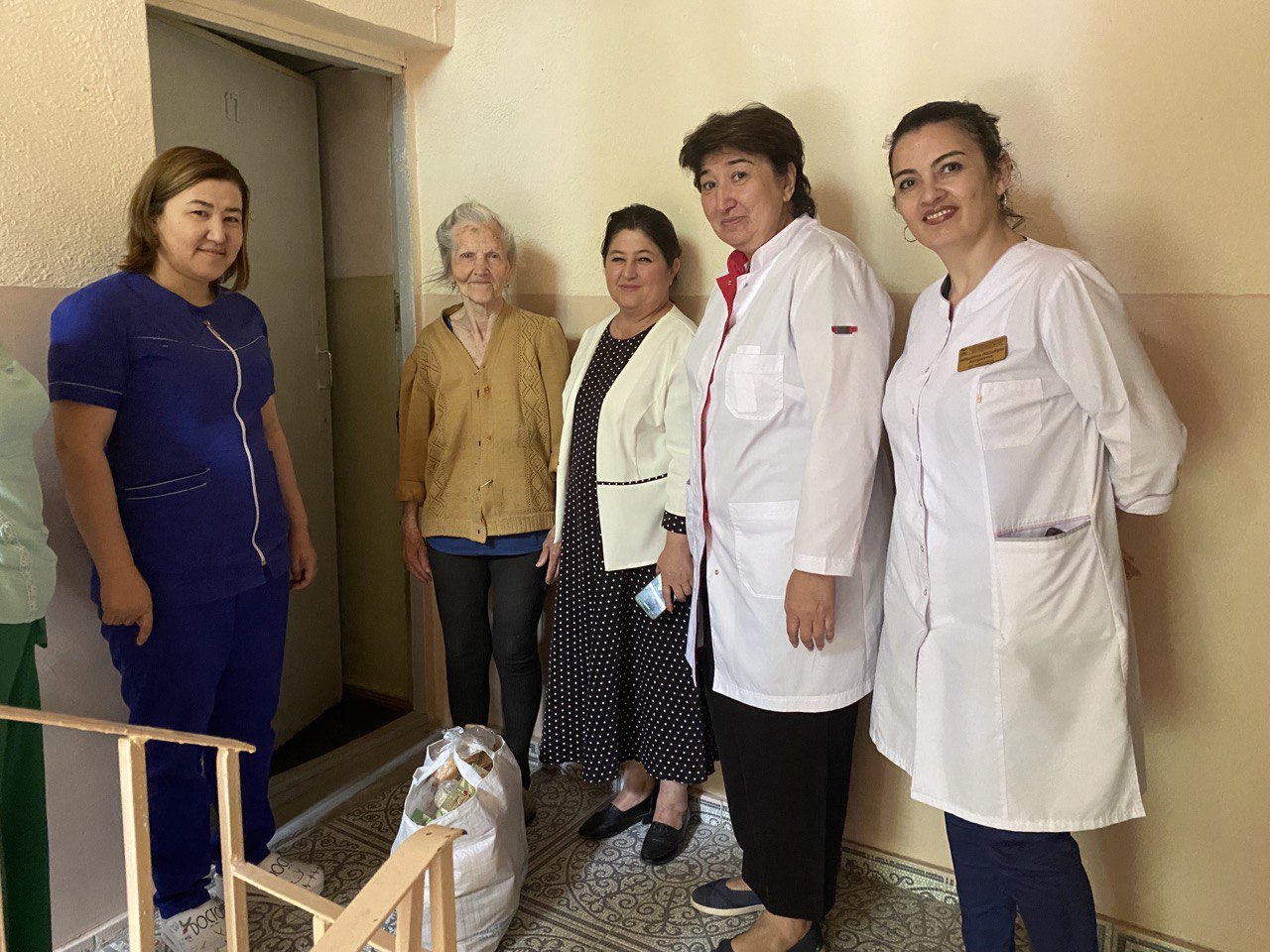 Сотрудники Республиканского центра Эндокринологии почтили память участников ВОВ и ветеранов труда.