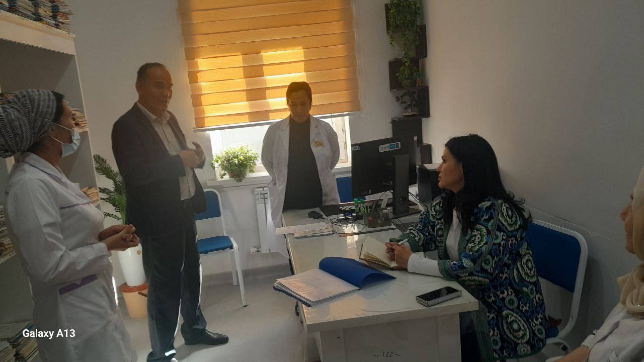 23-25 ​​oktyabr kunlari Akademik Yo.X. To'raqulov nomidagi RIEIATM bosh shifokori, tibbiyot fanlari doktori Narimova G.D. Shavvot tumanida, shuningdek, Gurlan va Yangiariq tumanlarida loyihaga kiritilgan endokrin xizmati faoliyati bilan tanishdi.