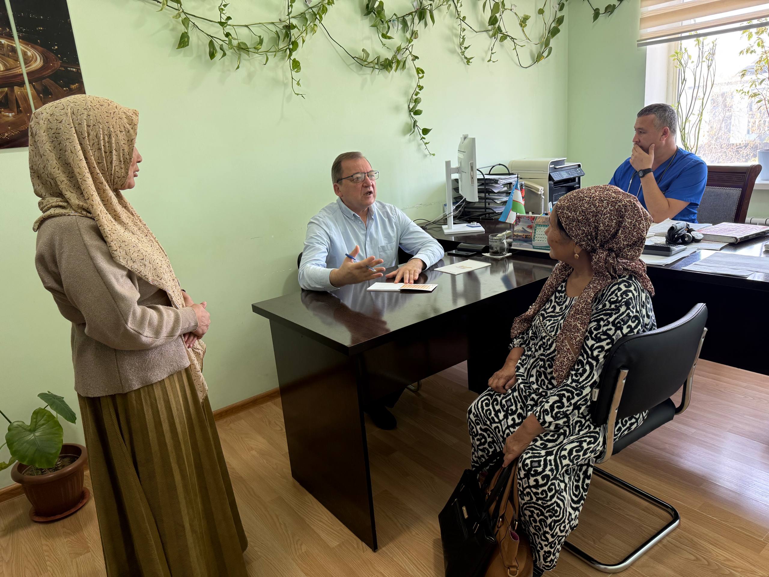 For human dignity!!! On October 13–15, 2025, during a business trip to the Jizzakh region, surgeon K.K. Uzbekov, MD, PhD, from the E.K. Turakulov Republican Scientific and Practical Medical Center, examined 78 patients.